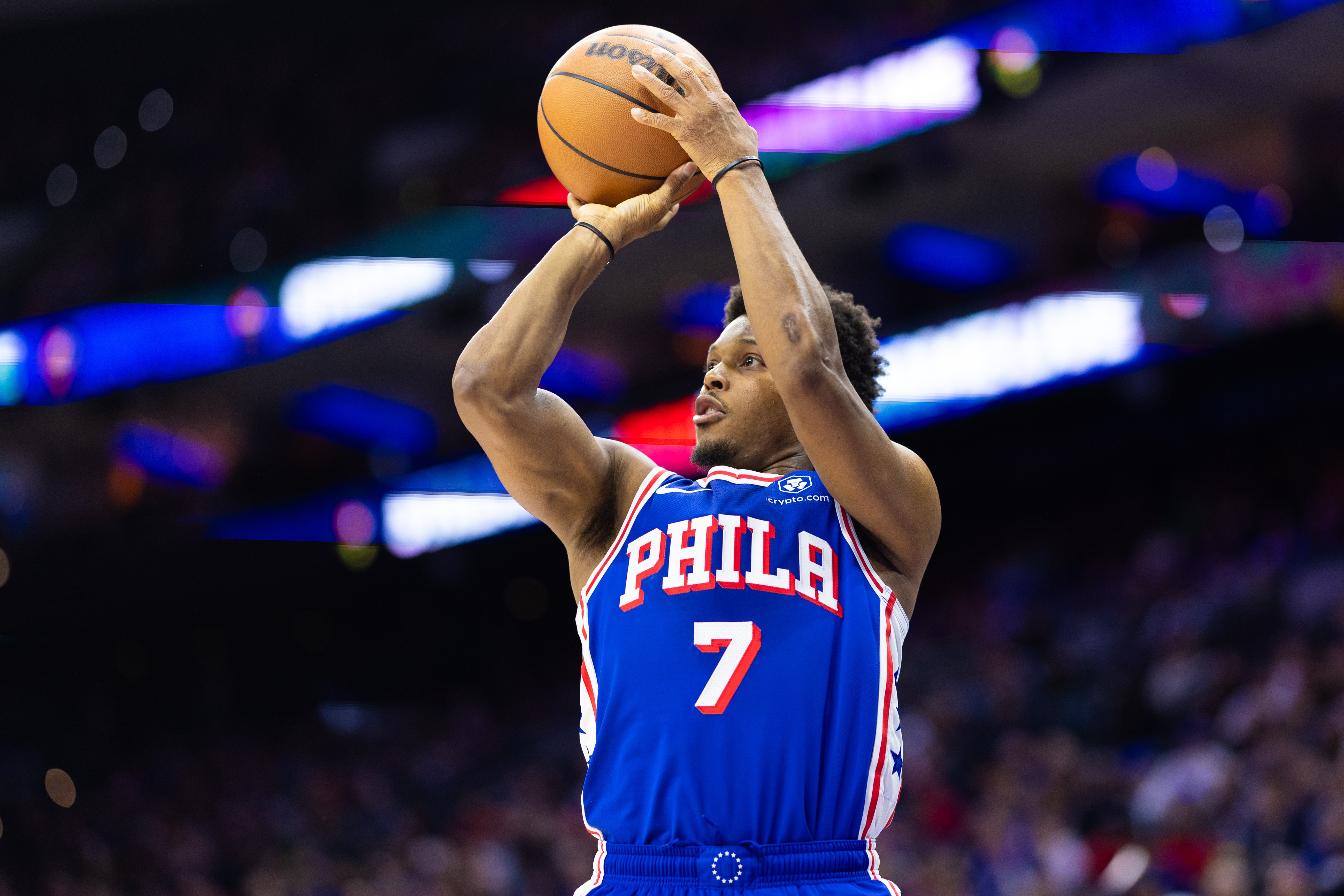 旺财28-纳斯：猛龙球迷为洛瑞起立鼓掌真的很酷 这里的氛围非常特别