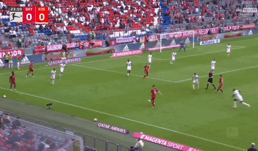 1629653595756028706.gif 【德甲】格纳布里梅开 拜仁破连续进球纪录3比2科隆